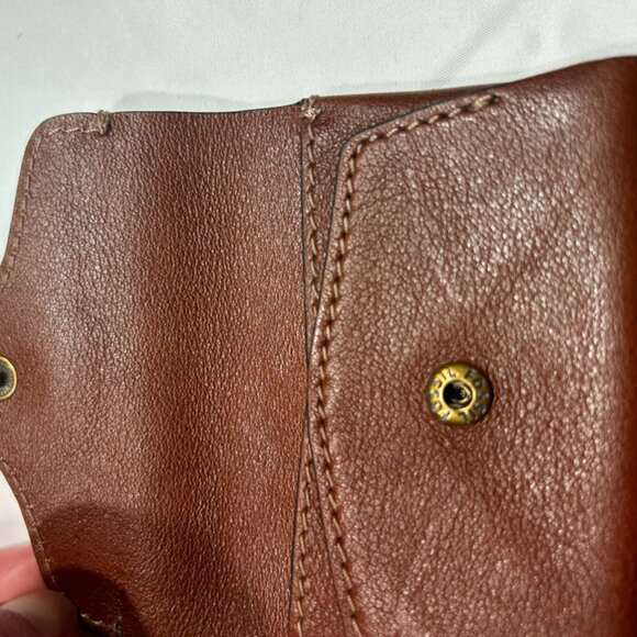 Brand New (without tags) Lug Slide & Lug Drizzle + Kipling Pouch and Fossil Case - Picture 5 of 7